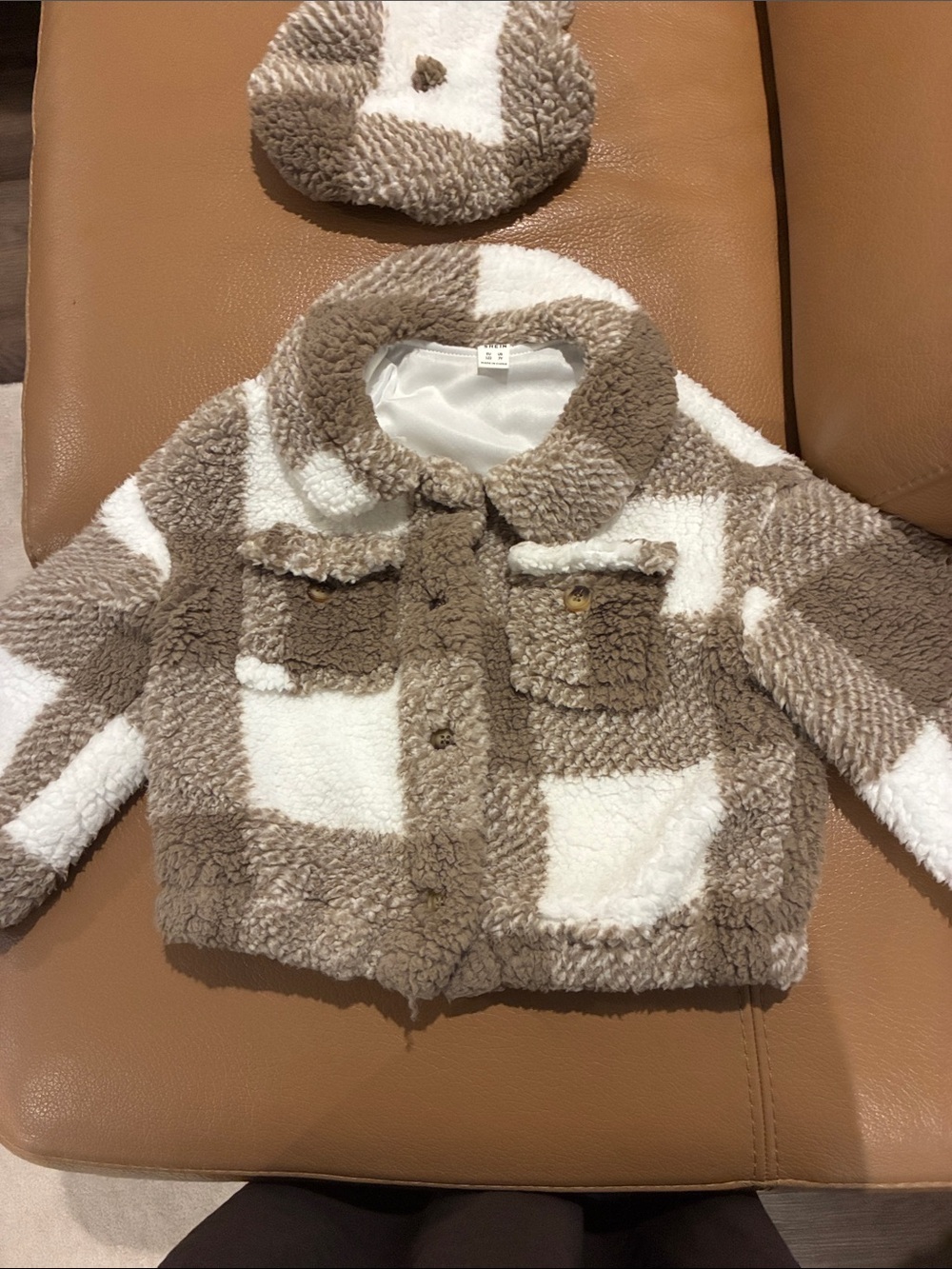 SHEIN Kids Plush Plaid Sherpa Jacket with Hat - Taupe & White size 7